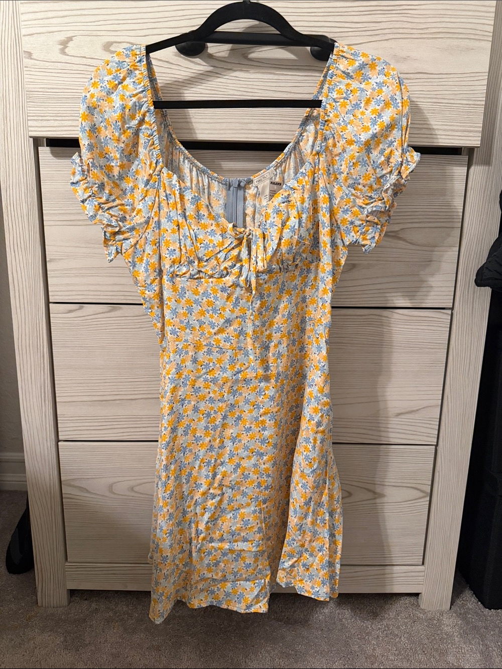 Full Tilt Yellow Daisy Print Puff-Sleeve Romper Dress